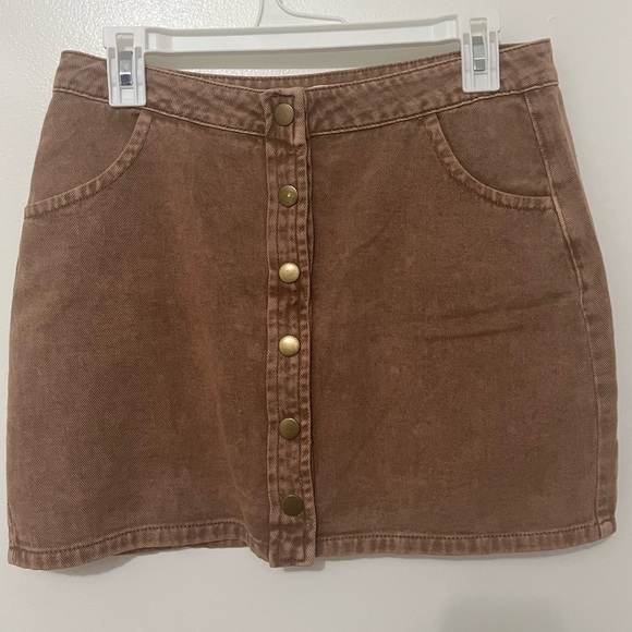 Mustard Seed Dresses & Skirts - Mustard Seed Brown Wash Snap Front Denim Mini Skirt. Size Large. NWOT.